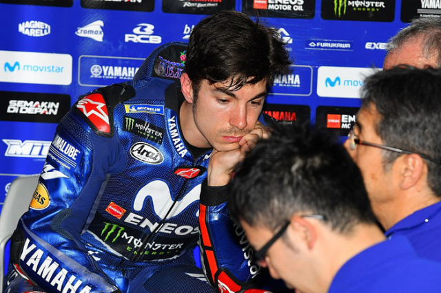 Maverick Vinales thẫn thờ sau vụ tai nạn Maverick Vinales thẫn thờ sau vụ tai nạn