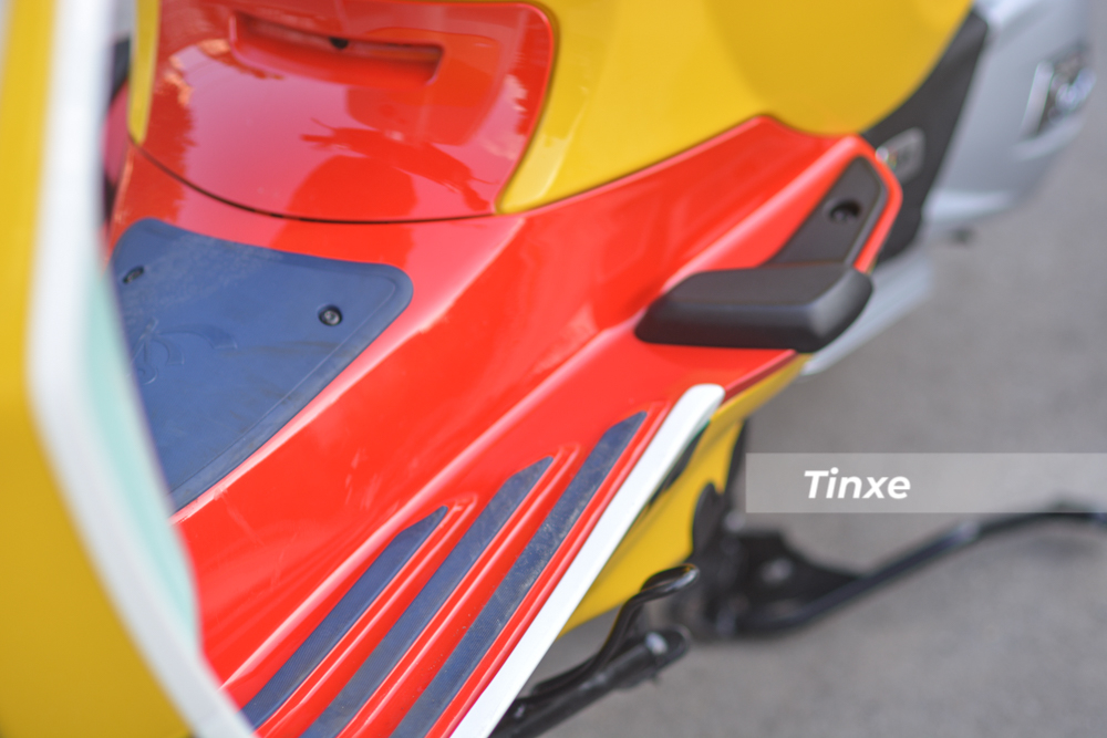 Vespa Primavera Sean Wotherspoon