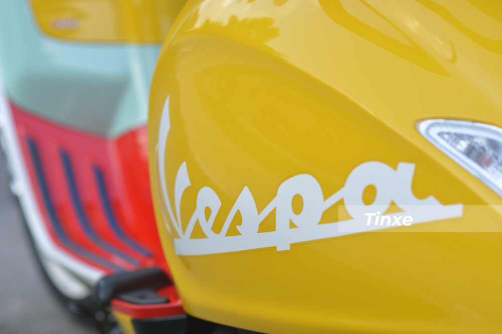 Vespa Primavera Sean Wotherspoon