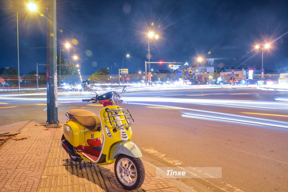 Vespa Primavera Sean Wotherspoon