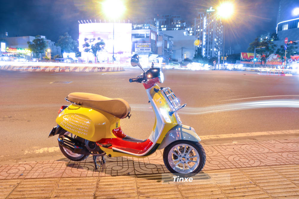 Vespa Primavera Sean Wotherspoon