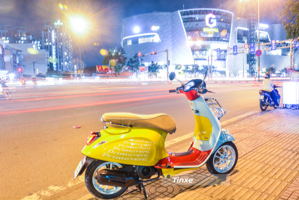 Vespa Primavera Sean Wotherspoon