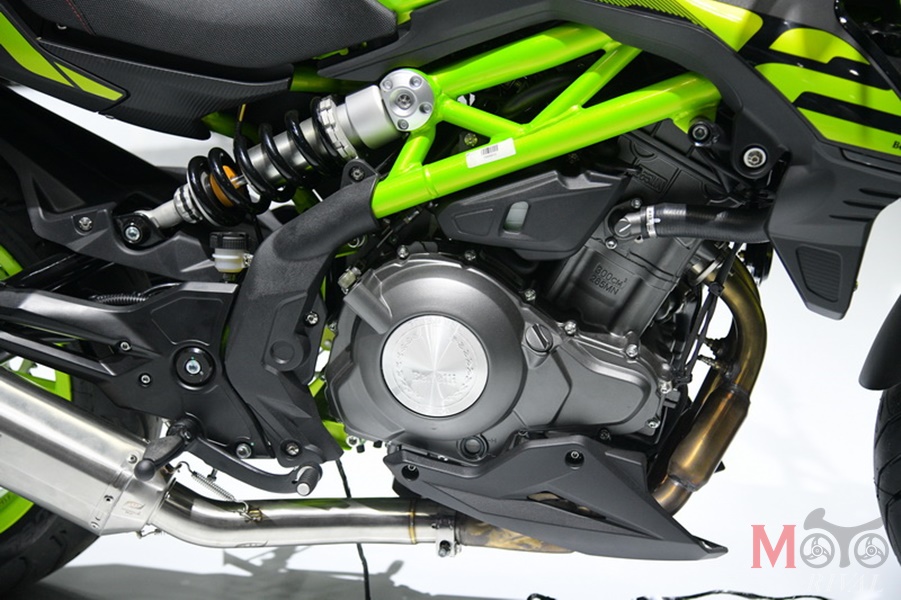 Xe mang toàn bộ khung sườn, động cơ của Benelli 302S Xe mang toàn bộ khung sườn, động cơ của Benelli 302S