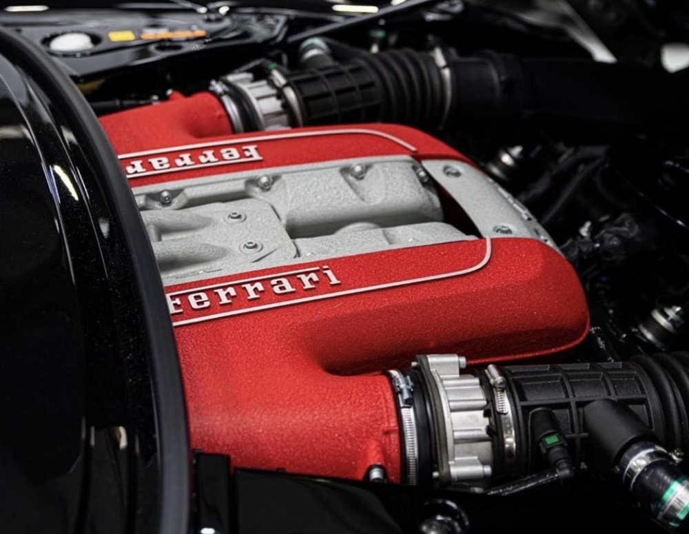 Motor kabrioleta superautomobila Ferrari Monza