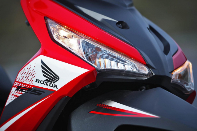 Xi-nhan trước trên Honda Supra X 2020 Xi-nhan trước trên Honda Supra X 2020