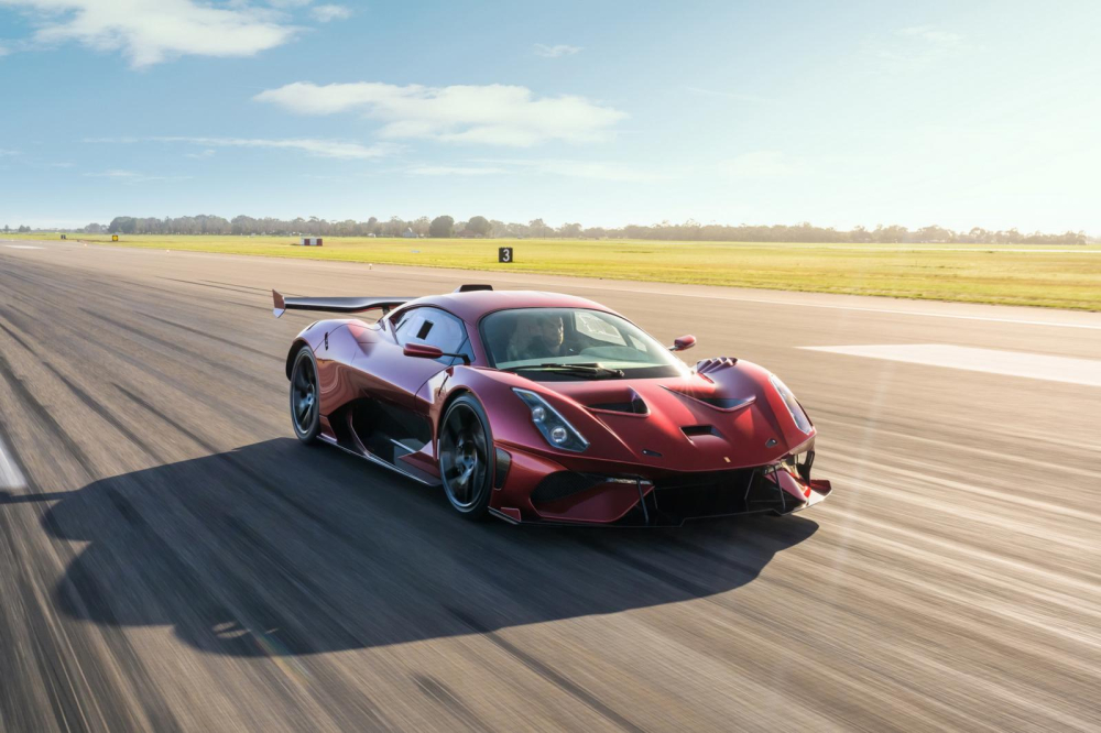 Brabham BT62R là một siêu xe 700 mã lực phù hợp đi đường phố Brabham BT62R là một siêu xe 700 mã lực phù hợp đi đường phố