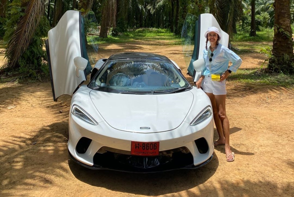 Bên cạnh siêu xe mới toanh McLaren GT