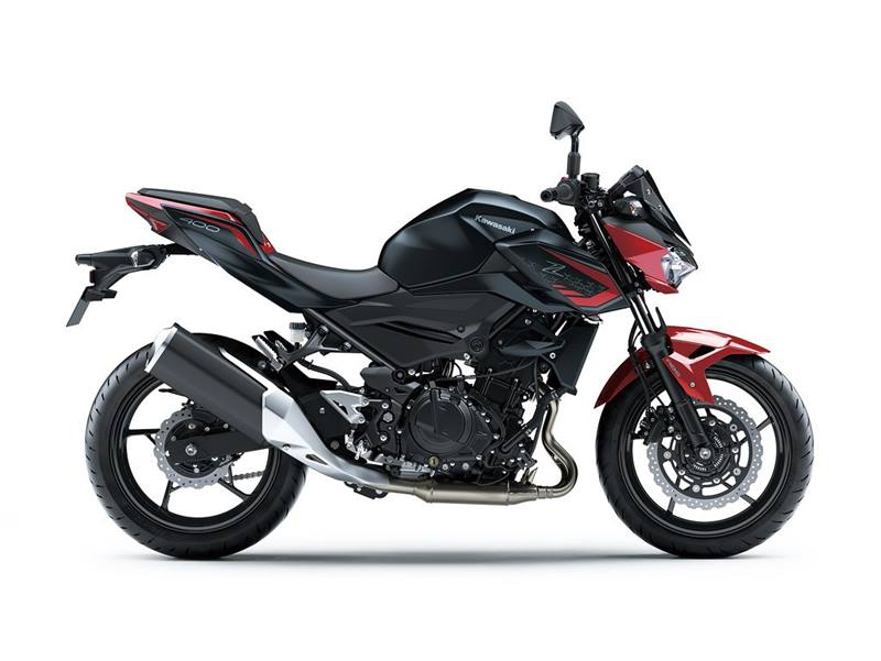 Màu đỏ đen trên Kawasaki Z400 2021 Màu đỏ đen trên Kawasaki Z400 2021