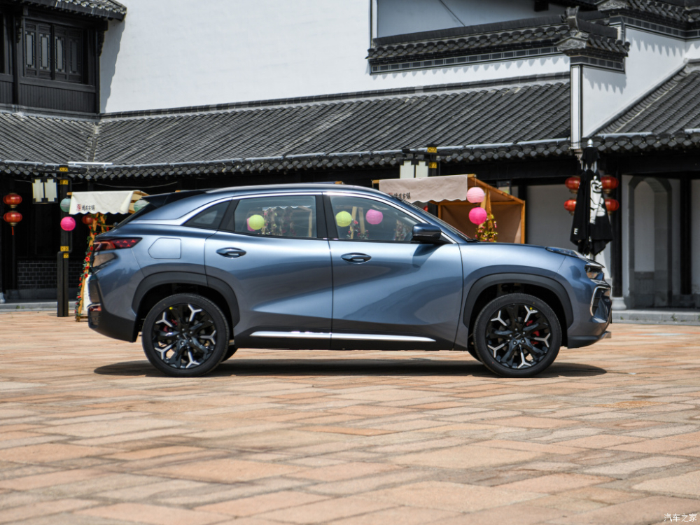Phía sườn xe của Chery Ant Phía sườn xe của Chery Ant