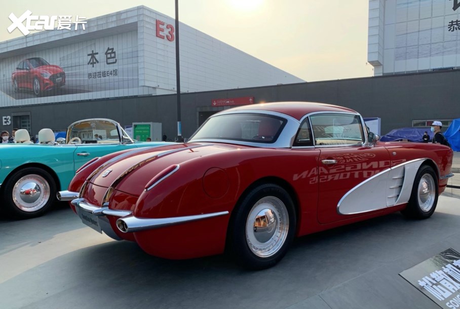 Phía sau của Songsan Motors SS Dolphin Phía sau của Songsan Motors SS Dolphin