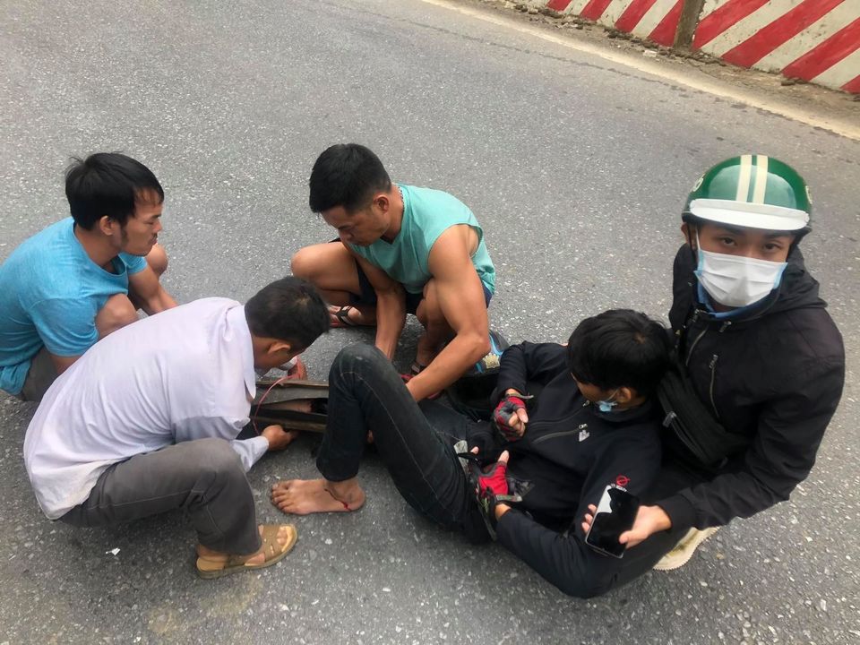 Vụ tai nạn khiến phượt thủ bị thương khá nặng Vụ tai nạn khiến phượt thủ bị thương khá nặng