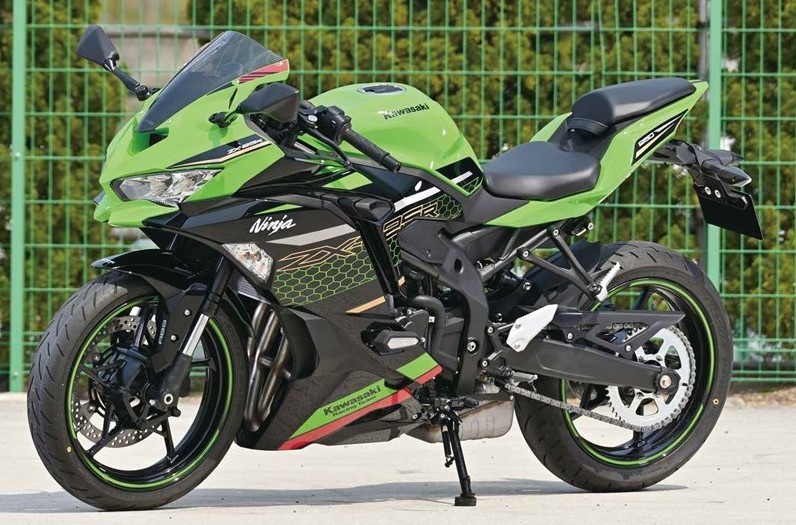 Chiêm ngưỡng 4 thiết kế dự kiến của Kawasaki ZX-25R phiên bản naked