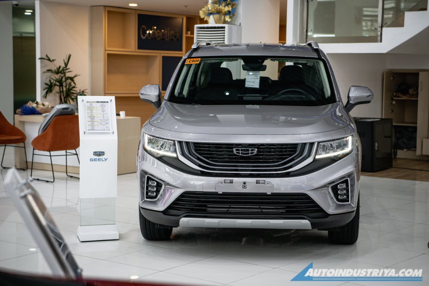 Cận cảnh thiết kế đầu xe của Geely Okavango 2021 Cận cảnh thiết kế đầu xe của Geely Okavango 2021