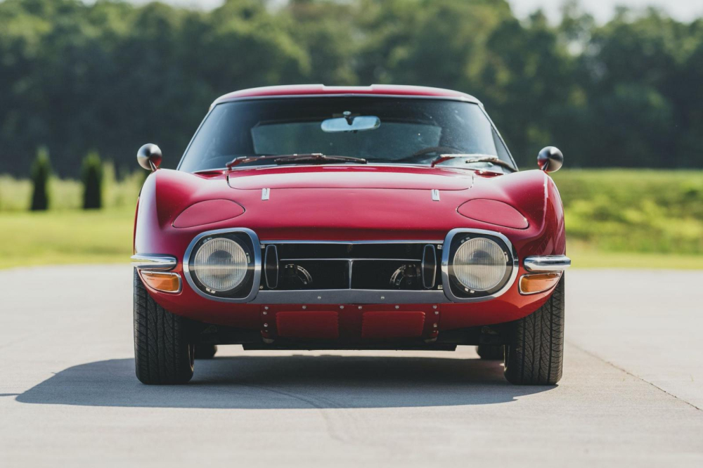 Trực diện đầu xe Toyota 2000GT 1967