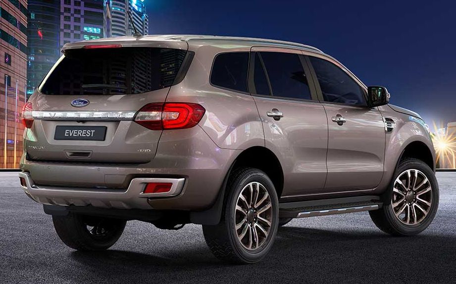 Thiết kế đằng sau của Ford Everest 2021 không có gì khác Thiết kế đằng sau của Ford Everest 2021 không có gì khác