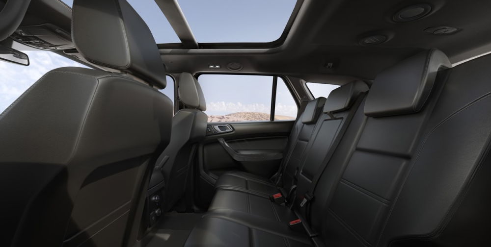 Ford Everest 2021 vẫn có cửa số trời Ford Everest 2021 vẫn có cửa số trời