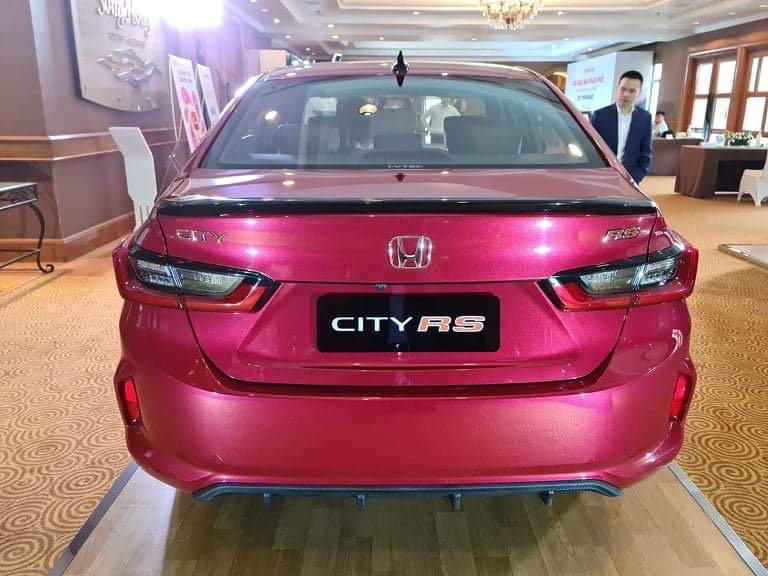 Thiết kế đuôi xe có phần khác biệt với đèn hậu LED.