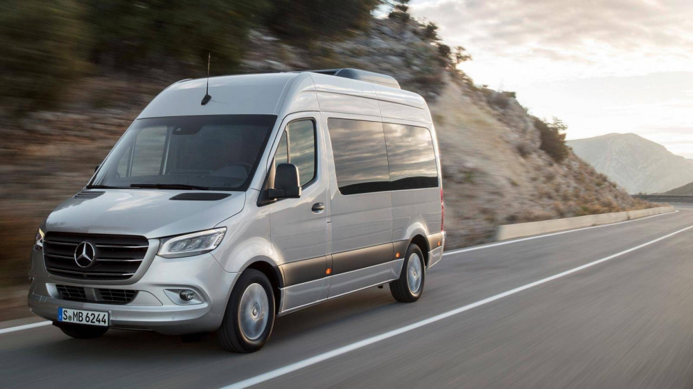Xe Van Mercedes-Benz Sprinter phù hợp làm xe du lịch, xe hợp đồng. Xe Van Mercedes-Benz Sprinter phù hợp làm xe du lịch, xe hợp đồng.