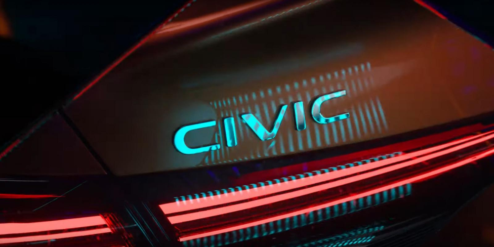 Tem nổi Civic được đẩy lên trên cụm đèn hậu Tem nổi Civic được đẩy lên trên cụm đèn hậu