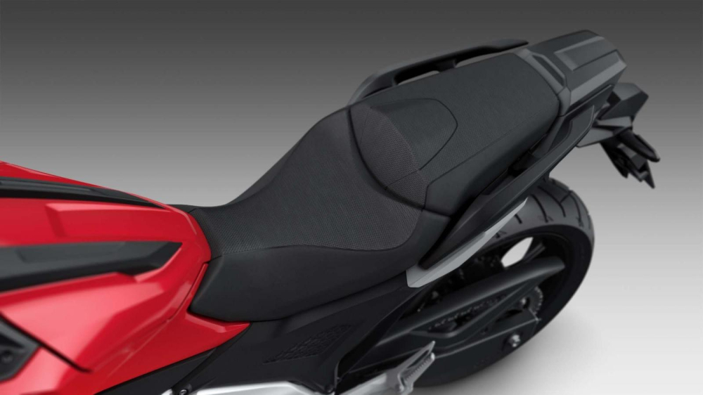 Yên xe Honda NC750X được chia làm hai phần