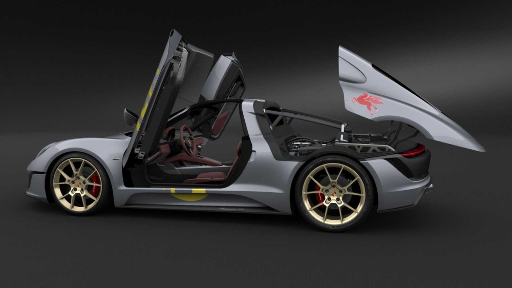 Porsche Le Mans Living Legend khi mở hết các cánh cửa Porsche Le Mans Living Legend khi mở hết các cánh cửa