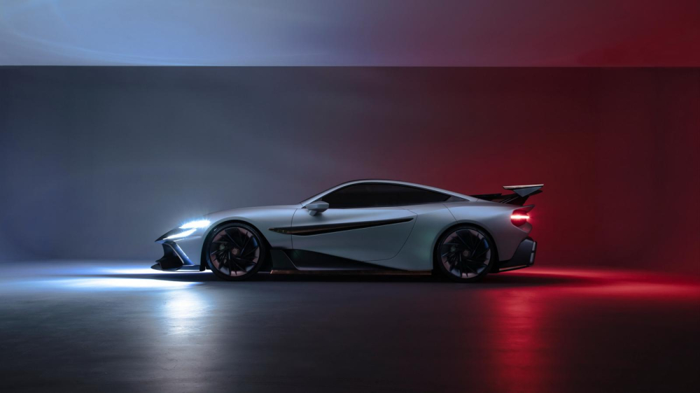 Phía bên sườn của hypercar Naran Phía bên sườn của hypercar Naran