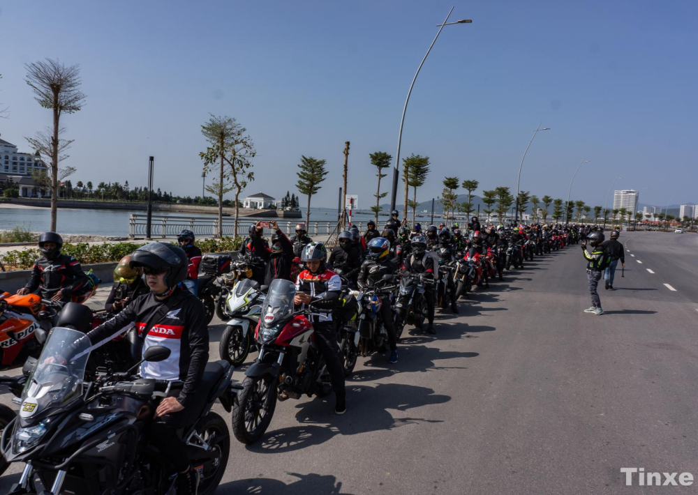 Thời tiết khá dễ chịu tại thành phố biển khiến các biker háo hức Thời tiết khá dễ chịu tại thành phố biển khiến các biker háo hức
