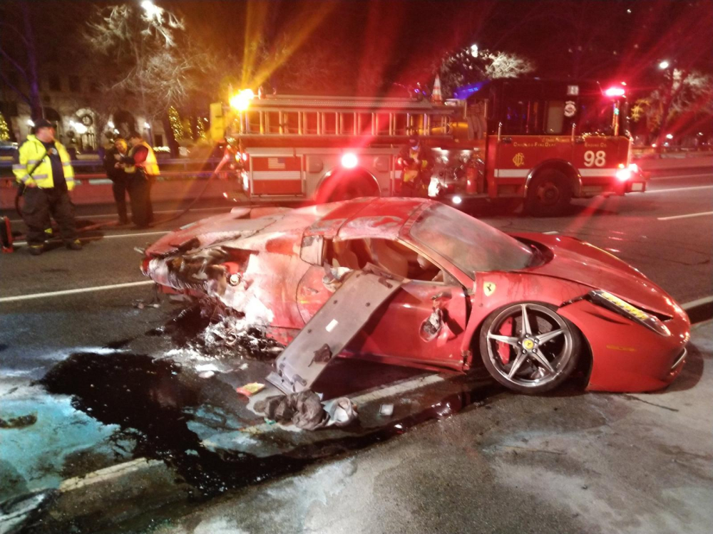 Siêu xe Ferrari bị hư hỏng nặng sau vụ tai nạn Siêu xe Ferrari bị hư hỏng nặng sau vụ tai nạn