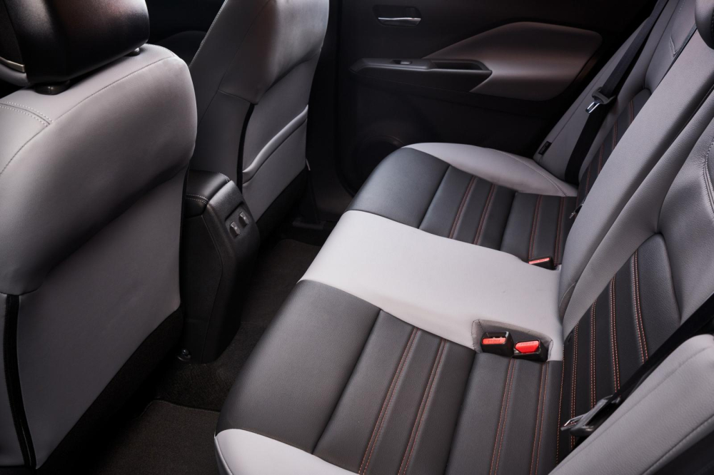 Hàng ghế sau của Nissan Kicks 2021 Hàng ghế sau của Nissan Kicks 2021