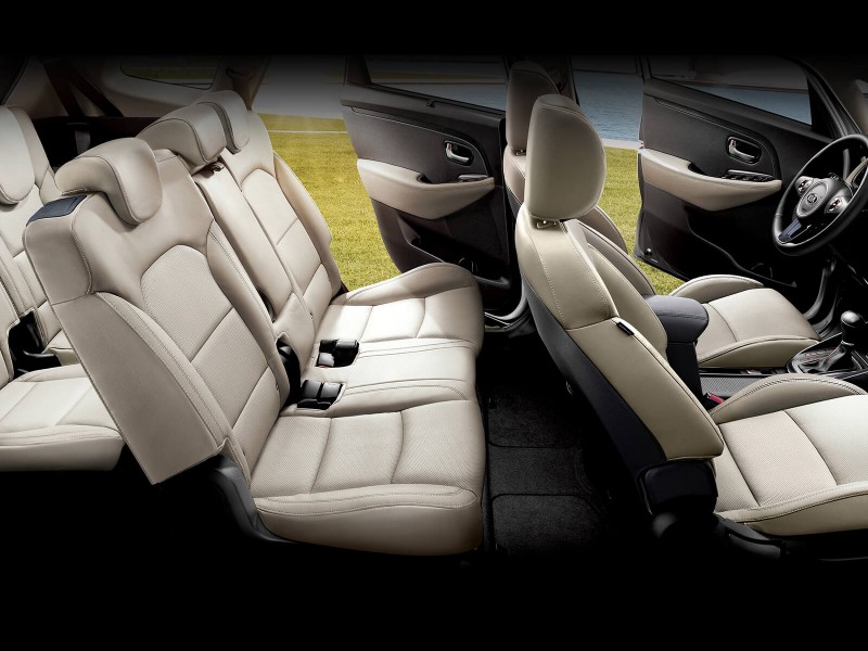 Nội thất Kia Rondo Nội thất Kia Rondo