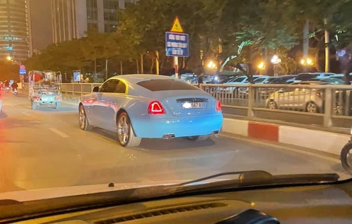 Rolls-Royce Wraith hiện có giá bán trên 30 tỷ đồng tại Việt Nam, lúc mới về nước, những chiếc Rolls-Royce Wraith Series I có giá trên 16 tỷ đồng