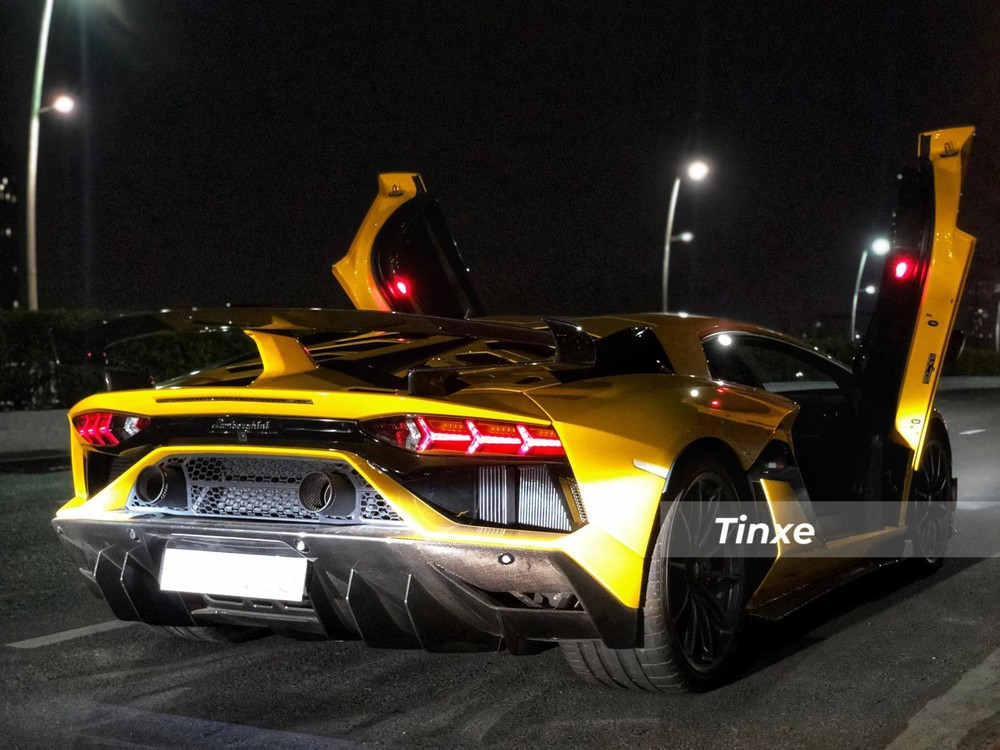 Lamborghini Aventador SVJ thứ 2 về Việt Nam có màu sơn vàng Lamborghini Aventador SVJ thứ 2 về Việt Nam có màu sơn vàng