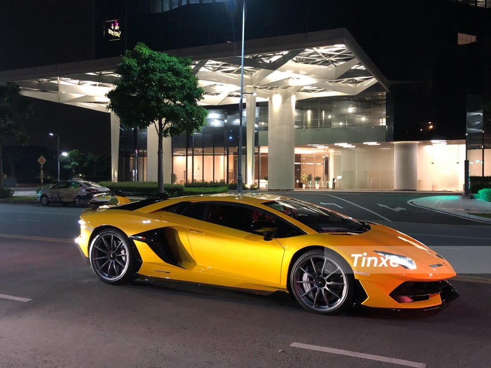 Đây hiện là chiếc Lamborghini Aventador SVJ duy nhất có mặt trong Sài thành Đây hiện là chiếc Lamborghini Aventador SVJ duy nhất có mặt trong Sài thành