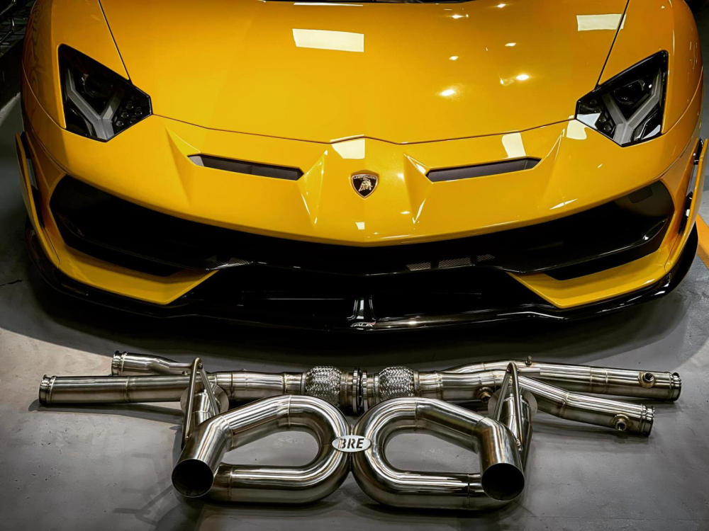 Chiếc siêu xe Lamborghini Aventador SVJ thứ 2 về Việt Nam được nâng cấp lên ống xả độ của BRE Chiếc siêu xe Lamborghini Aventador SVJ thứ 2 về Việt Nam được nâng cấp lên ống xả độ của BRE