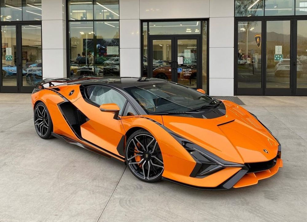 Lamborghini Sian đầu tiên trên thế giới được bàn giao cho chủ nhân Lamborghini Sian đầu tiên trên thế giới được bàn giao cho chủ nhân