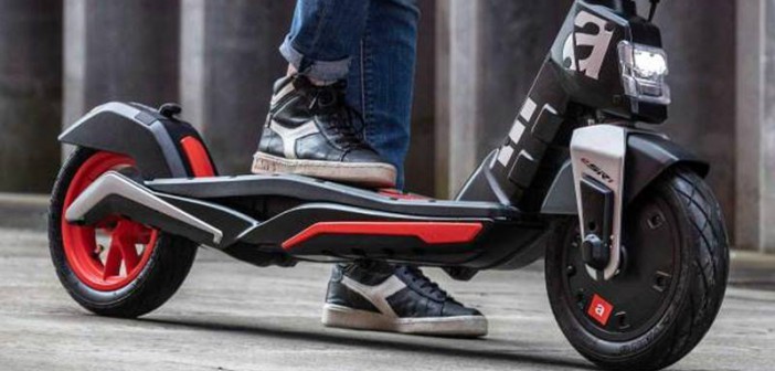 Mẫu xe điện Aprilia eSR1 ra mắt tại Châu Âu Mẫu xe điện Aprilia eSR1 ra mắt tại Châu Âu