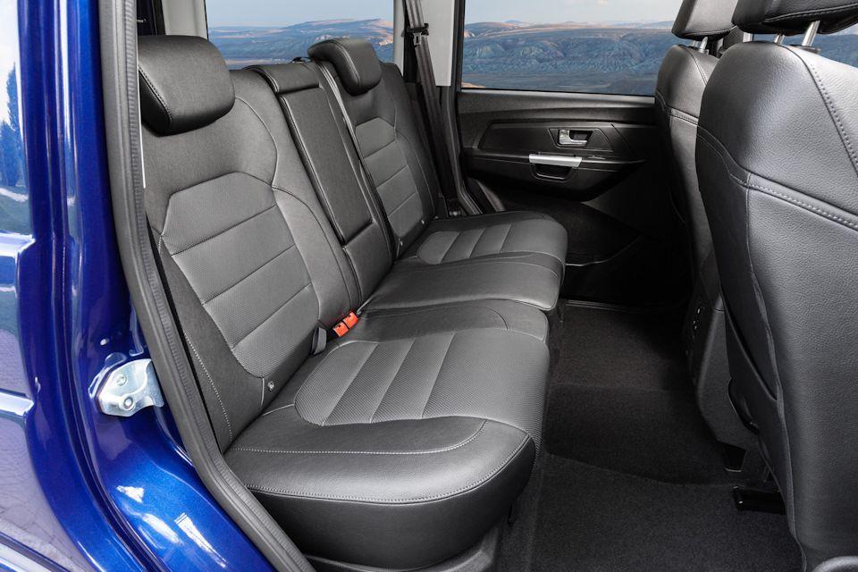 Ghế sau của UAZ Patriot 4×4 Ghế sau của UAZ Patriot 4×4