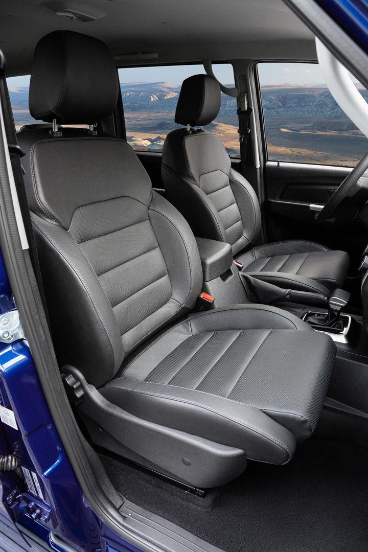 Ghế trước của UAZ Patriot 4×4 Ghế trước của UAZ Patriot 4×4
