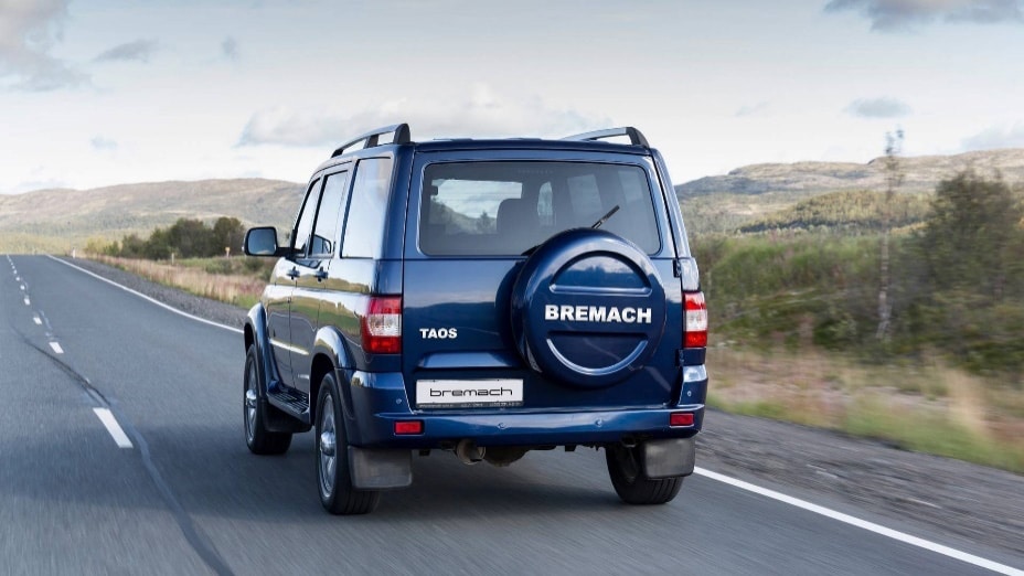 UAZ Patriot 4×4 dùng động cơ xăng 2.7L UAZ Patriot 4×4 dùng động cơ xăng 2.7L