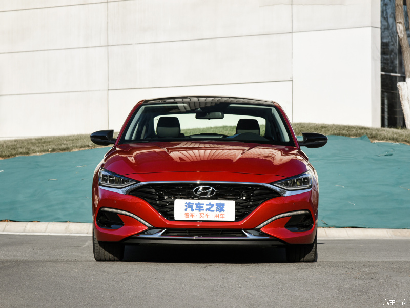 Cận cảnh thiết kế đầu xe của Hyundai Lafesta 2021 Cận cảnh thiết kế đầu xe của Hyundai Lafesta 2021