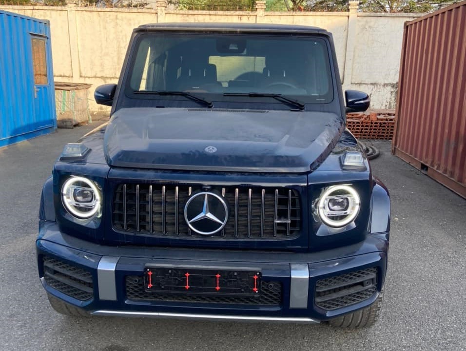 Nhìn từ đầu xe rất khó nhận ra đây là một chiếc Mercedes-AMG G63 đã được độ lại Nhìn từ đầu xe rất khó nhận ra đây là một chiếc Mercedes-AMG G63 đã được độ lại