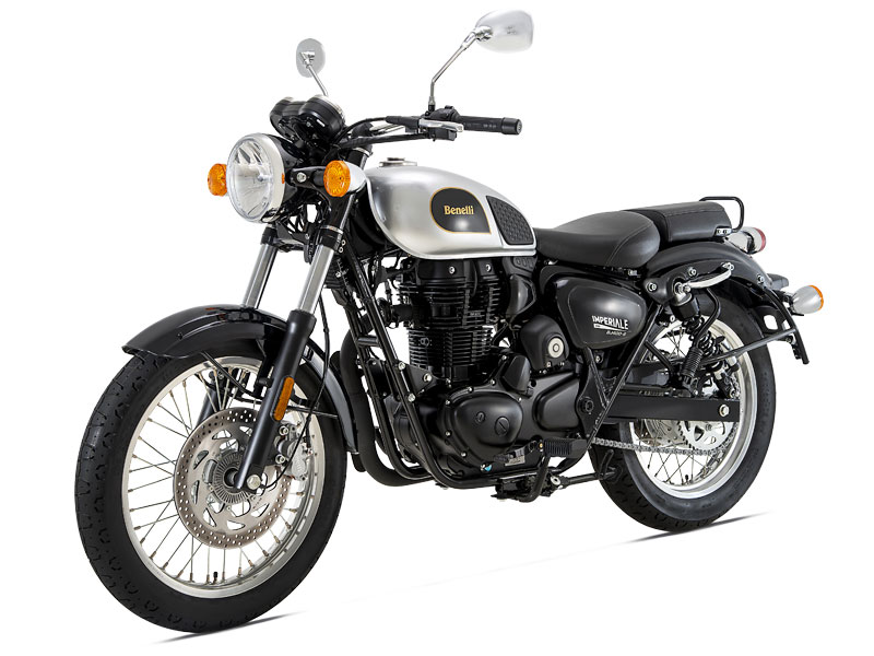 Imperiale 400 sở hữu động cơ được sơn đen sần lì lợm Imperiale 400 sở hữu động cơ được sơn đen sần lì lợm