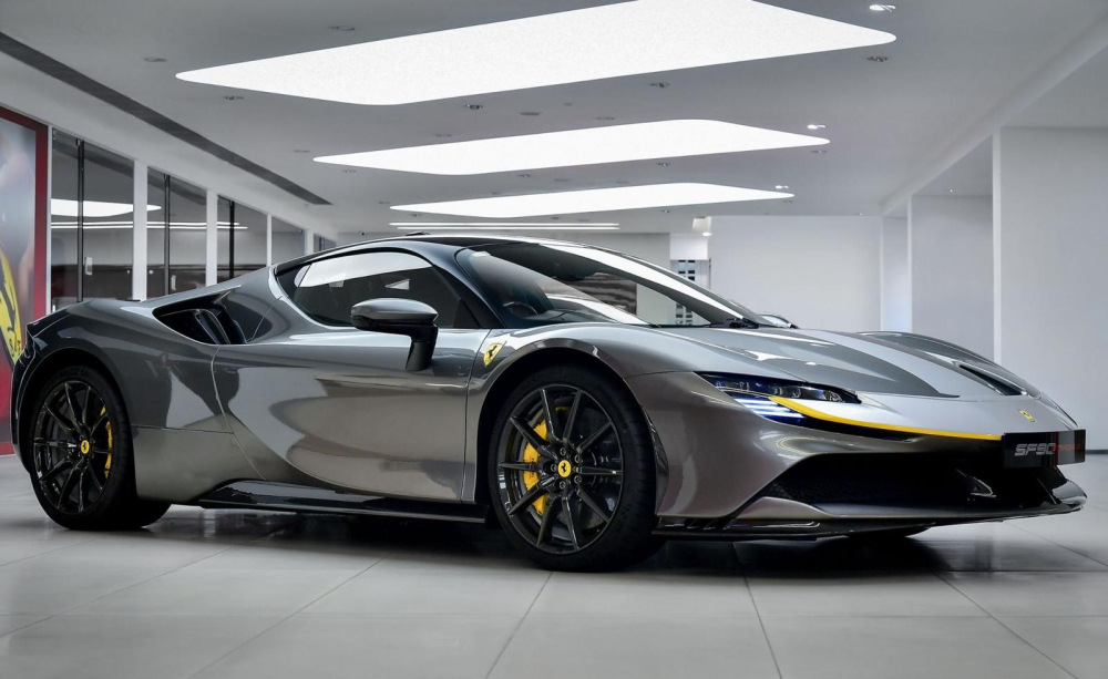 Ferrari SF90 Stradale đầu tiên bàn giao cho nhà giàu Hồng Kông Ferrari SF90 Stradale đầu tiên bàn giao cho nhà giàu Hồng Kông