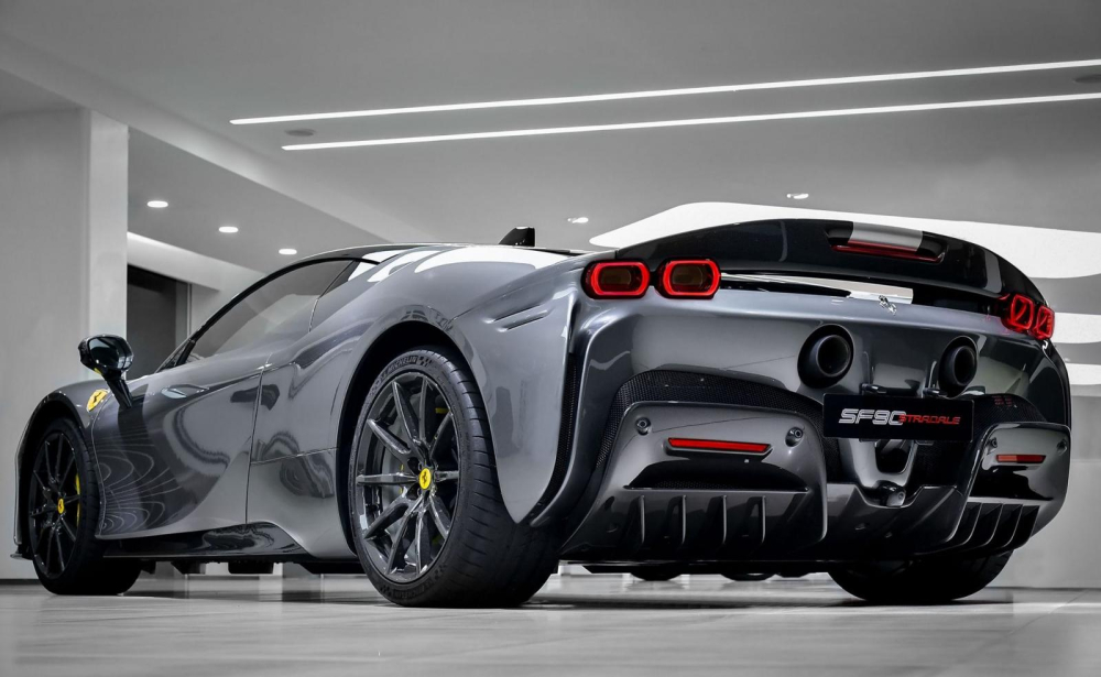 Ferrari SF90 Stradale có giá lên đến 22,3 tỷ đồng tại Hương Cảng Ferrari SF90 Stradale có giá lên đến 22,3 tỷ đồng tại Hương Cảng