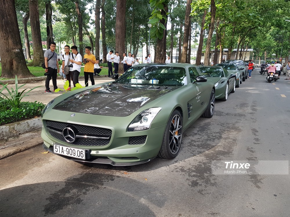 Và siêu xe Mercedes-Benz SLS AMG GT Final Edition của ông Đặng Lê Nguyên Vũ