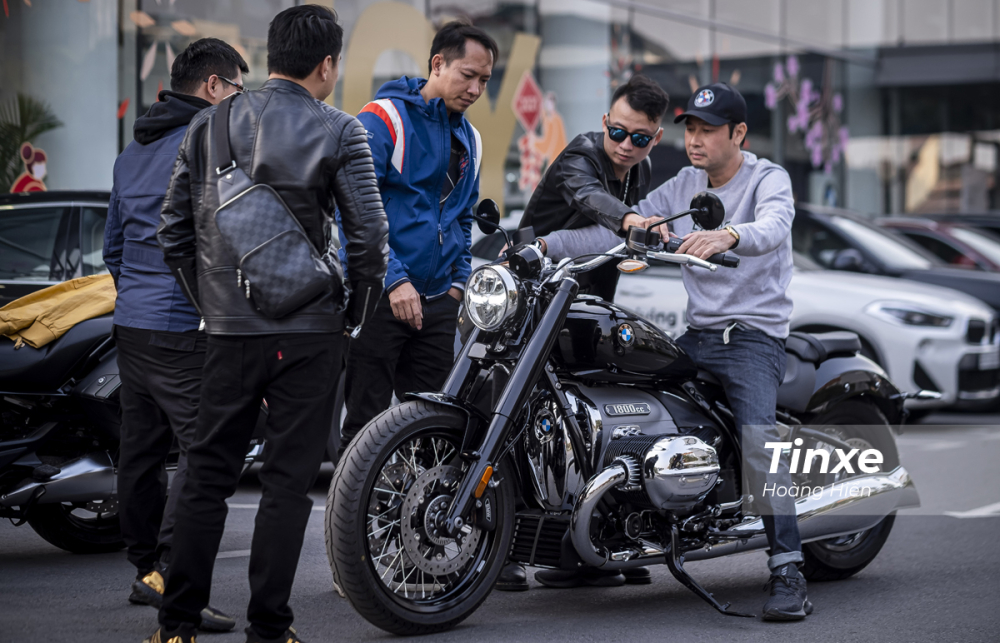 BMW R18 có thiết kế mang đậm chất cổ điển khiến nhiều biker cảm thấy mê mẩn ngay lần đầu tiên nhìn thấy. BMW R18 có thiết kế mang đậm chất cổ điển khiến nhiều biker cảm thấy mê mẩn ngay lần đầu tiên nhìn thấy.