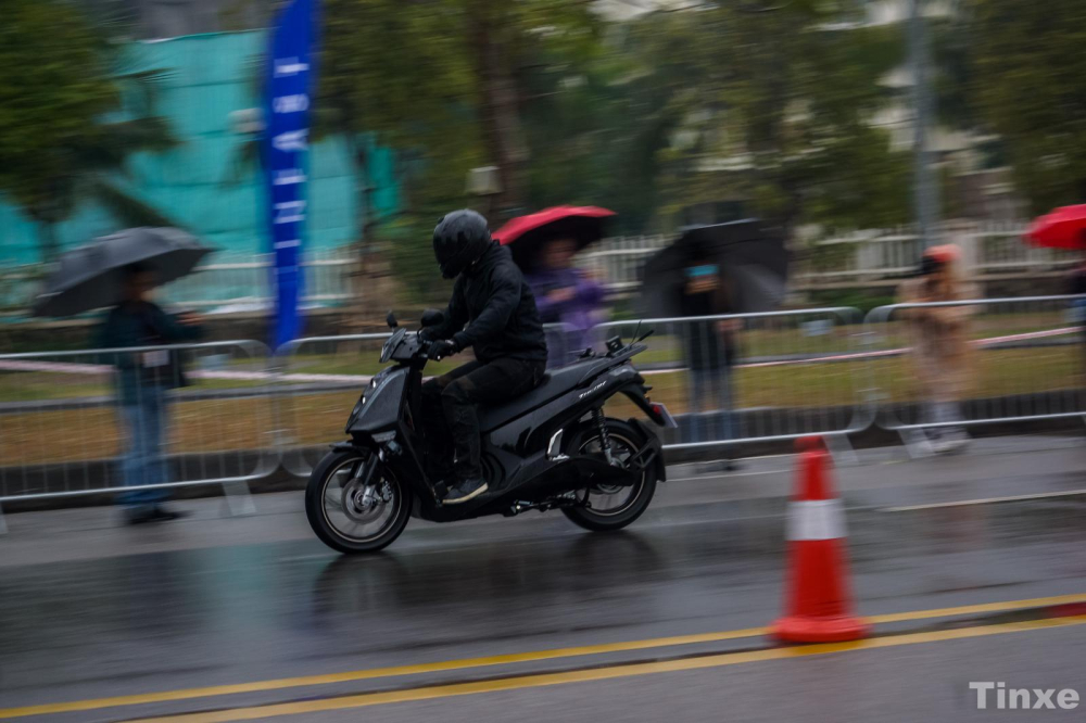 Phanh ABS trên xe rất hiệu quả khi gặp trời mưa, đường trơn trượt