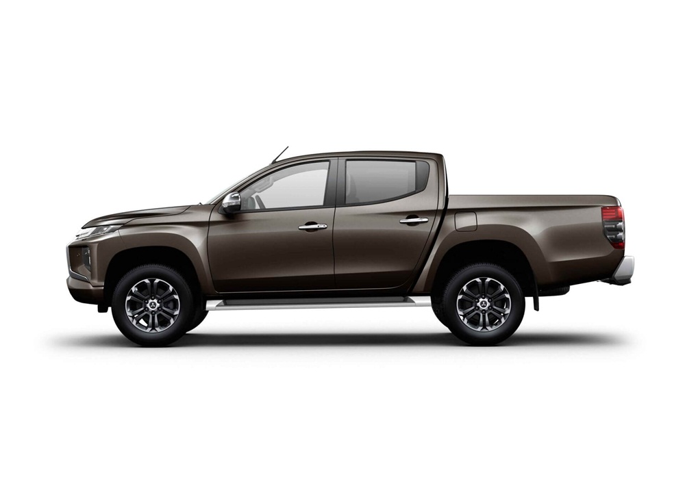 Mitsubishi Triton 2021 màu nâu Mitsubishi Triton 2021 màu nâu