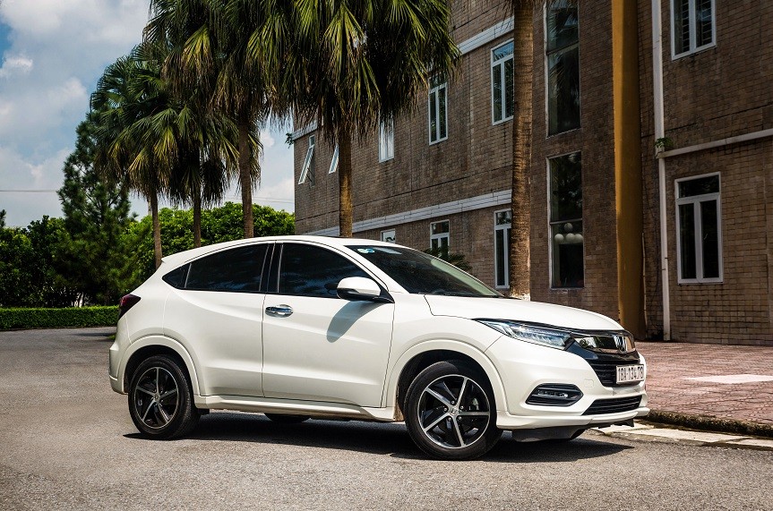 Honda HR-V thích hợp với đối tượng khách hàng trung tuổi, đã có gia đình. Honda HR-V thích hợp với đối tượng khách hàng trung tuổi, đã có gia đình.