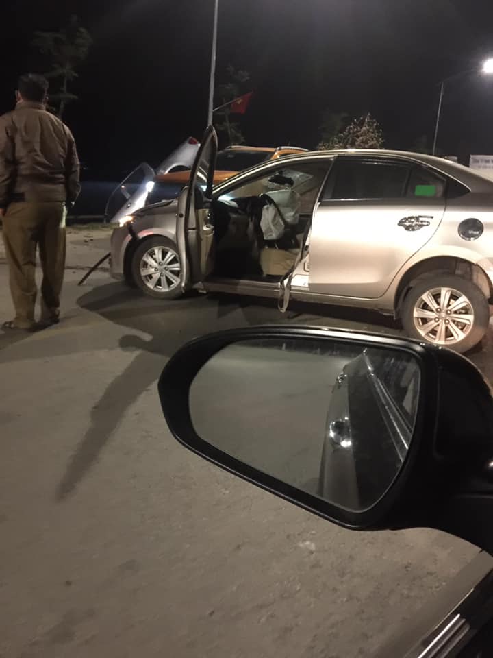 Túi khí bên trong chiếc Toyota Vios đã bung ra Túi khí bên trong chiếc Toyota Vios đã bung ra